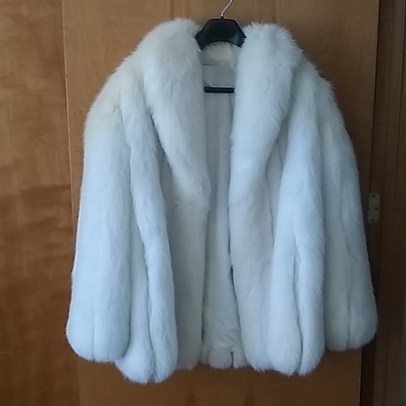 . Jackets & Blazers - 🆕white fox fur